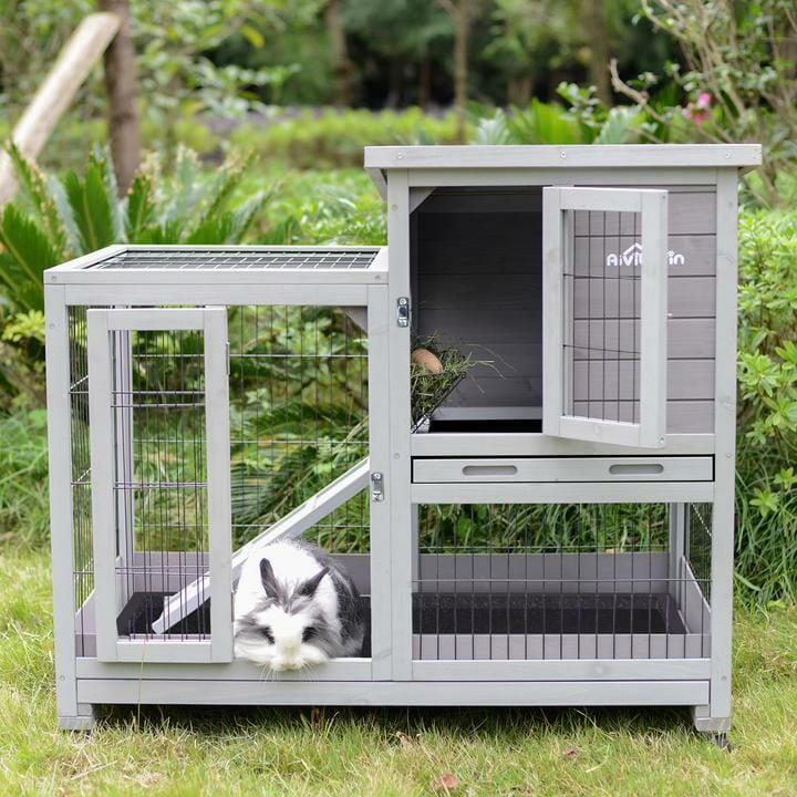 Aivituvin rabbit hutch with rabbit inside